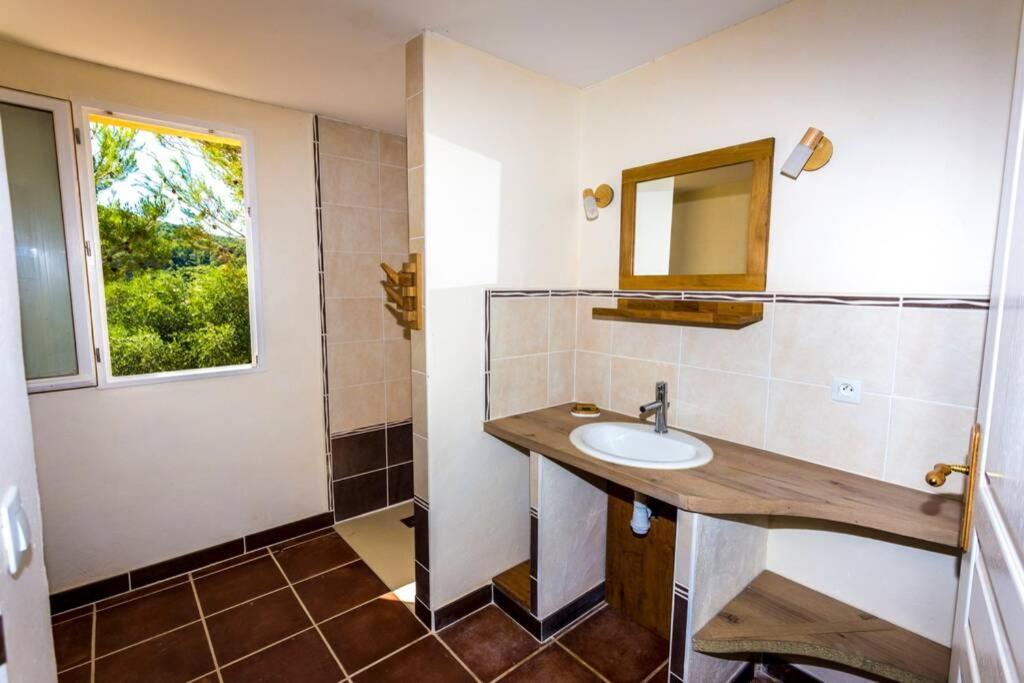 Villa L'Arbre à soleil à Aigues-Vives  Extérieur photo