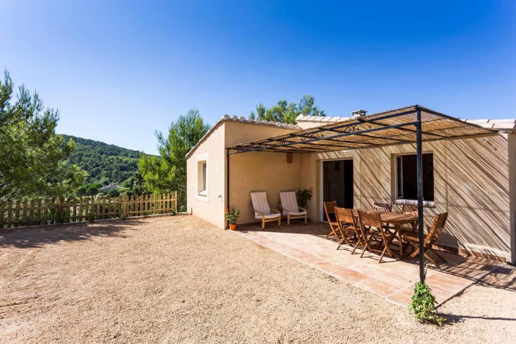 Villa L'Arbre à soleil à Aigues-Vives  Extérieur photo